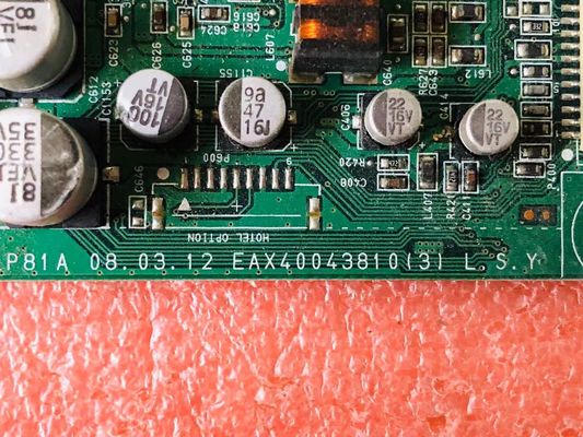 32.0" 1920×1080 69PPI 500cd/m2 Panel TFT LCD LC320WUN-SAB3 89/89/89/89 (typ.)